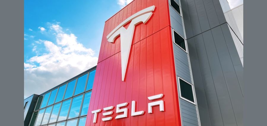 Read more about the article After a Decade of Promises, Tesla Preps to Unveil Robotaxi Design