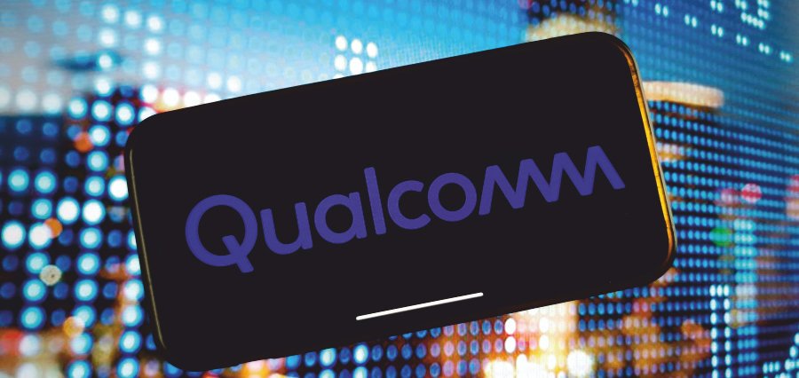 Read more about the article Qualcomm Adopts Arm’s Latest v9 Tech to Boost AI Chip Performance and Stay Competitive